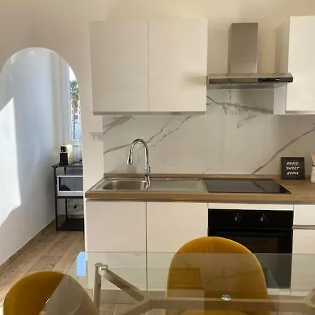 Soleluna House - Centro Con Wifi E Balcone Apartamento *