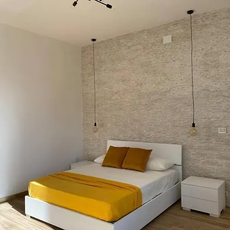 Soleluna House - Centro Con Wifi E Balcone * 莱切